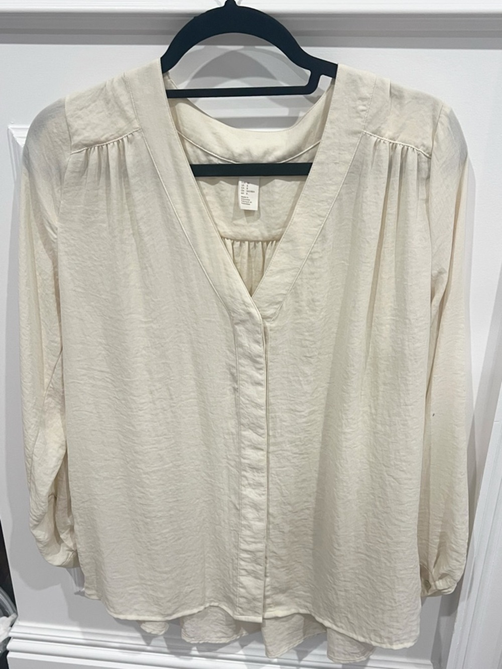H&M Cream V-Neck Long Sleeve Blouse